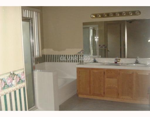 807 Rio Poco Court Henderson, NV 89015 - Photo 6 of 7 Master Bath/Spa.