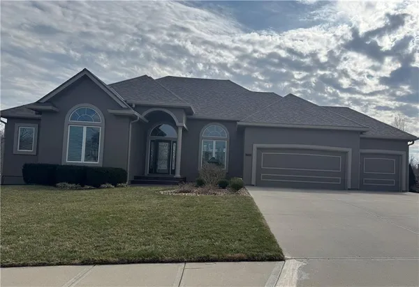 $799,500 | 2905 Southwest Muir Drive, Lee's Summit, MO 64081
