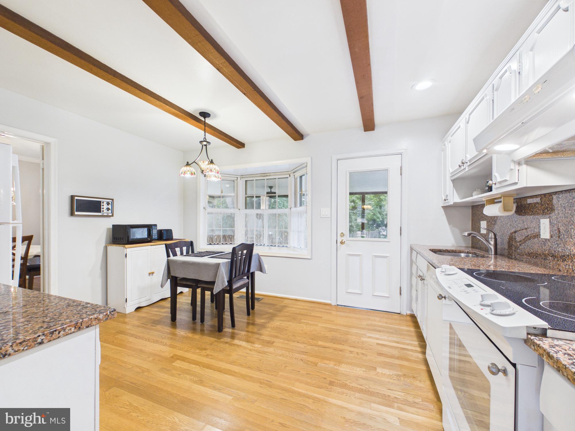 8714 Old Courthouse Road Vienna, VA 22182 - Photo 12 of 39 Gallery Image 12