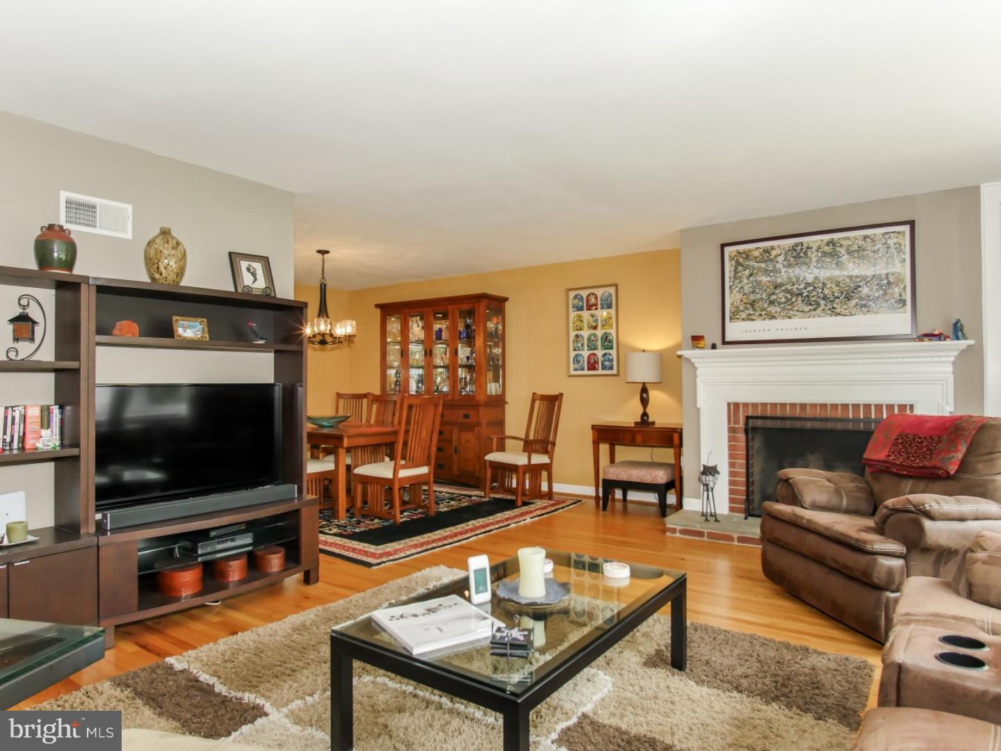 760 Sycamore Way Wayne, PA 19087 - Photo 4 of 25 Gallery Image 4