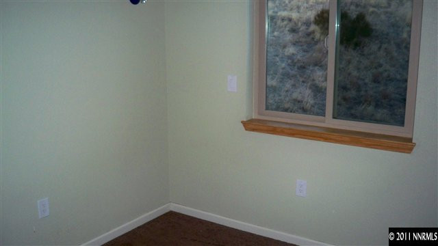 1240 Serpentine Road Reno, NV 89506 - Photo 8 of 13 a small space with a window