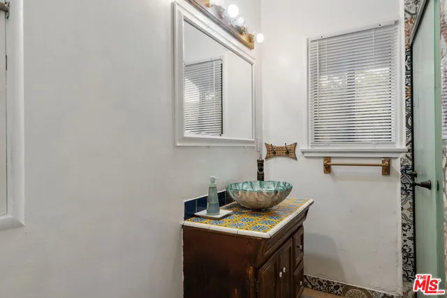 $875,000 | 1831 North Buena Vista Street, Burbank, CA 91505