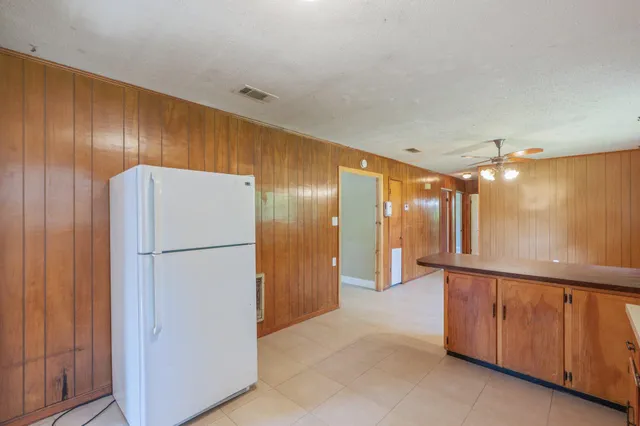 $1,400 | 421 Quebec Avenue, DeFuniak Springs, FL 32433