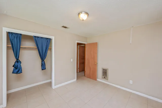 $1,400 | 421 Quebec Avenue, DeFuniak Springs, FL 32433