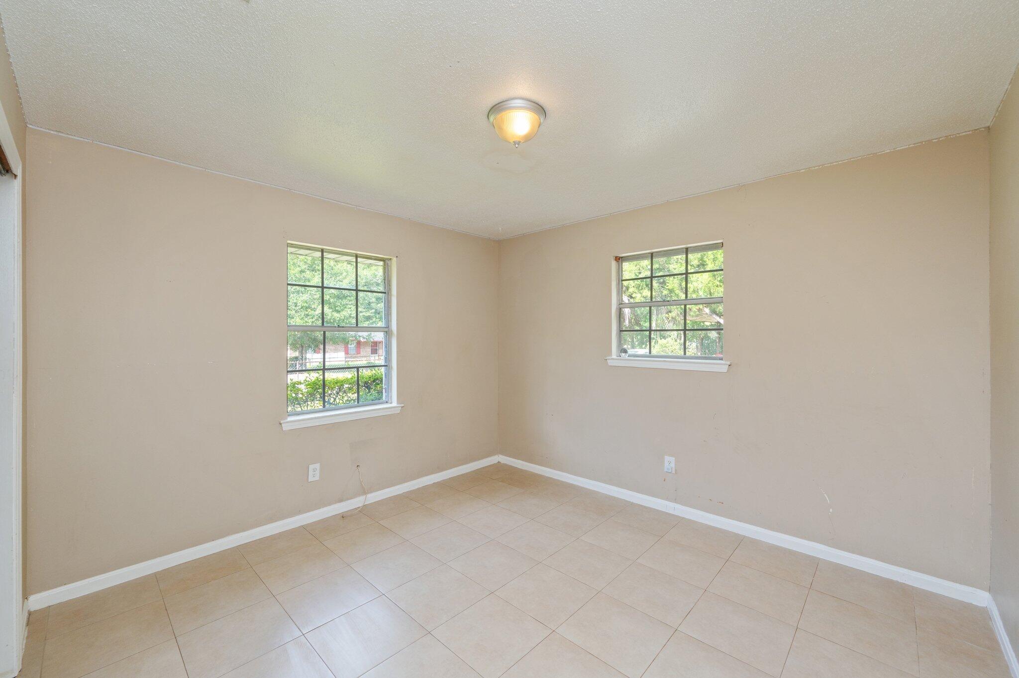 421 Quebec Avenue DeFuniak Springs, FL 32433 - Photo 15 of 31 20-web-or-mls-421-quebec-ave