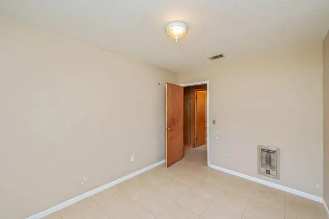 $1,400 | 421 Quebec Avenue, DeFuniak Springs, FL 32433