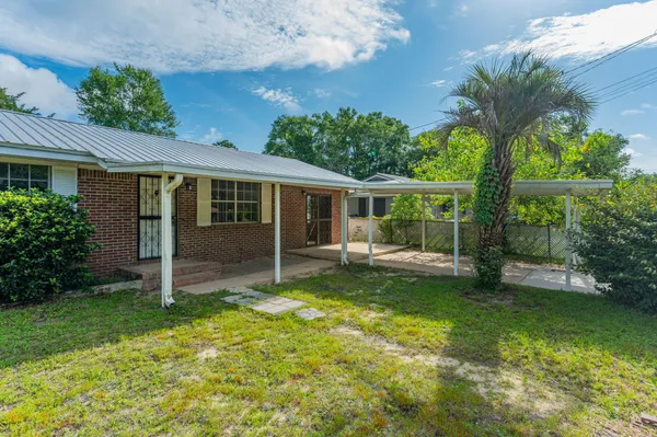 $1,400 | 421 Quebec Avenue, DeFuniak Springs, FL 32433