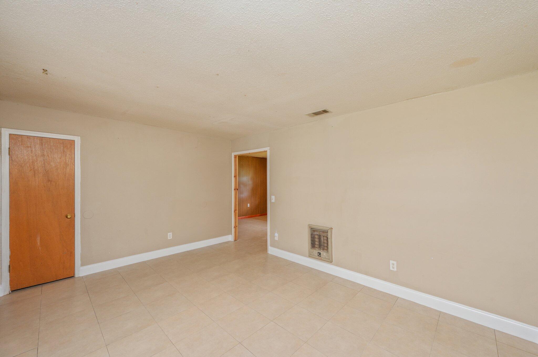 421 Quebec Avenue DeFuniak Springs, FL 32433 - Photo 4 of 31 9-web-or-mls-421-quebec-ave