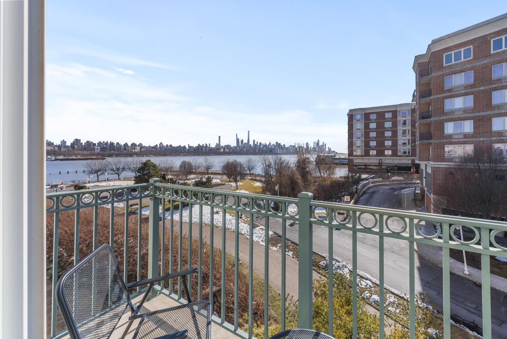 335 The Promenade Edgewater, NJ 07020 - Photo 29 of 39 Gallery Image 29