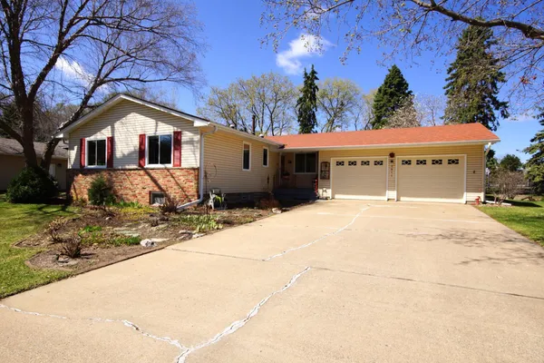 $375,000 | 2911 8th Avenue, Anoka, MN 55303