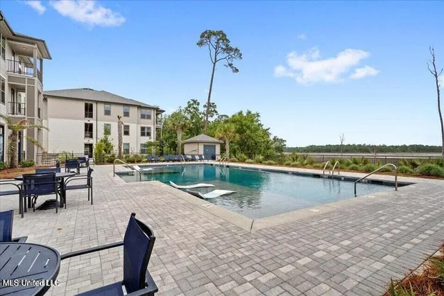 $1,900 | 2501 Bienville Boulevard, Unit 323, Ocean Springs, MS 39564