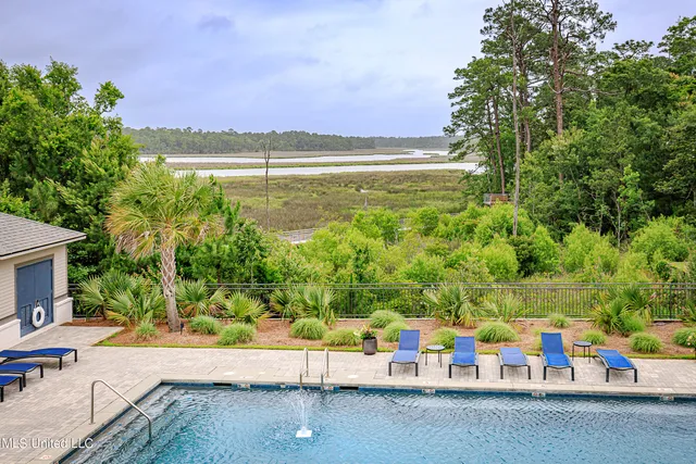 $1,900 | 2501 Bienville Boulevard, Unit 323, Ocean Springs, MS 39564