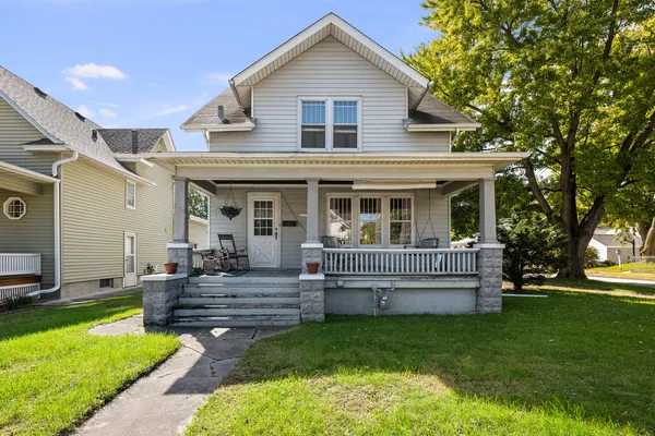 $148,500 | 504 19th Avenue, Moline, IL 61265