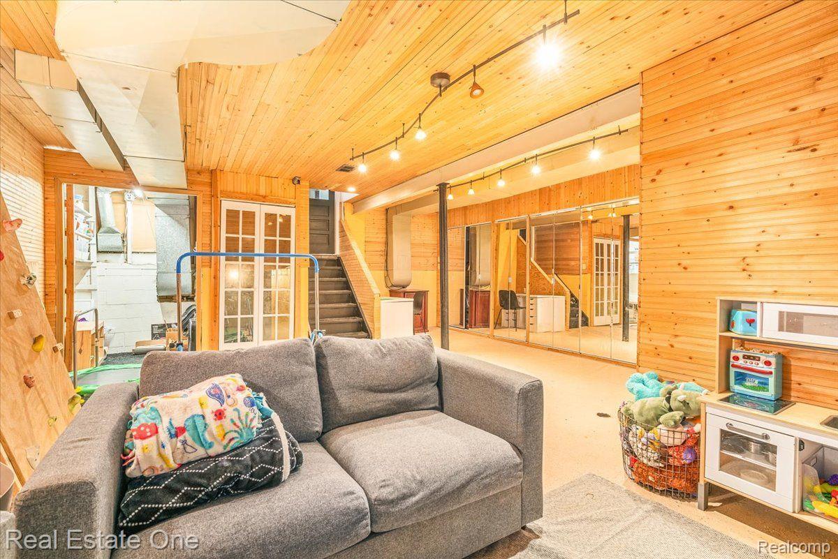 46670 Cherry Hill Road Canton, MI 48187 - Photo 51 of 61 Gallery Image 51