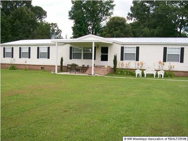 6975 Peyton Road Coldwater, MS 38618 - Photo 1 of 15 Primary Photo