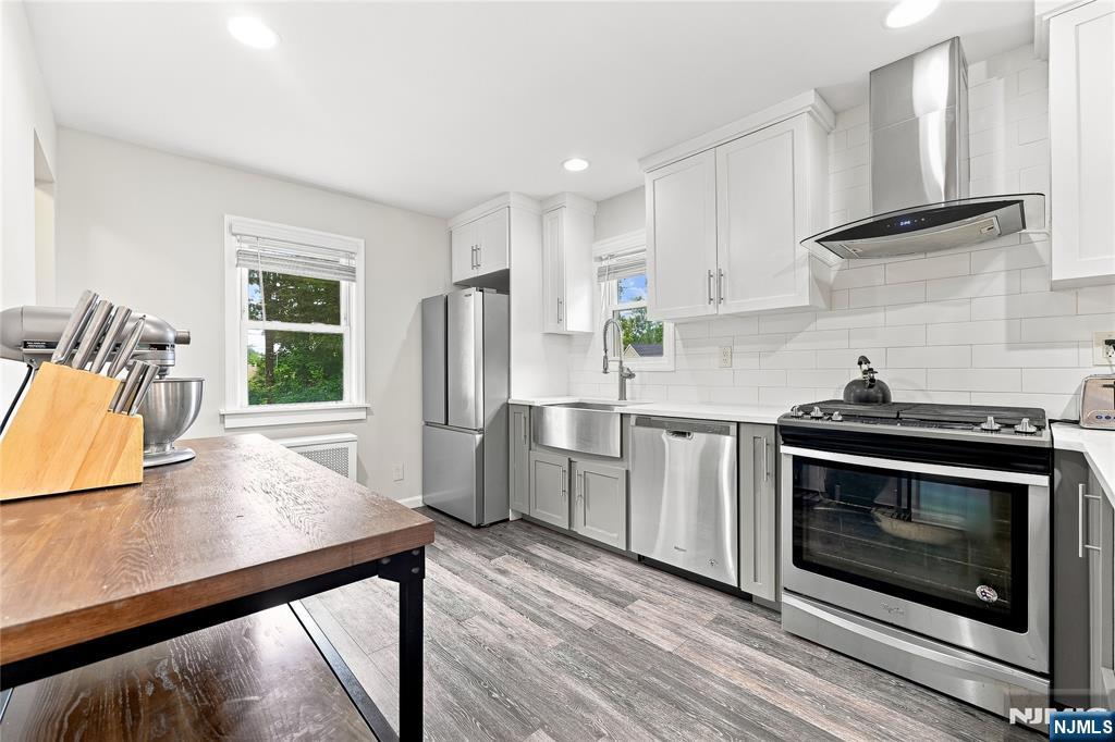 680 Northumberland Road Teaneck, NJ 07666 - Photo 3 of 42 Gallery Image 3