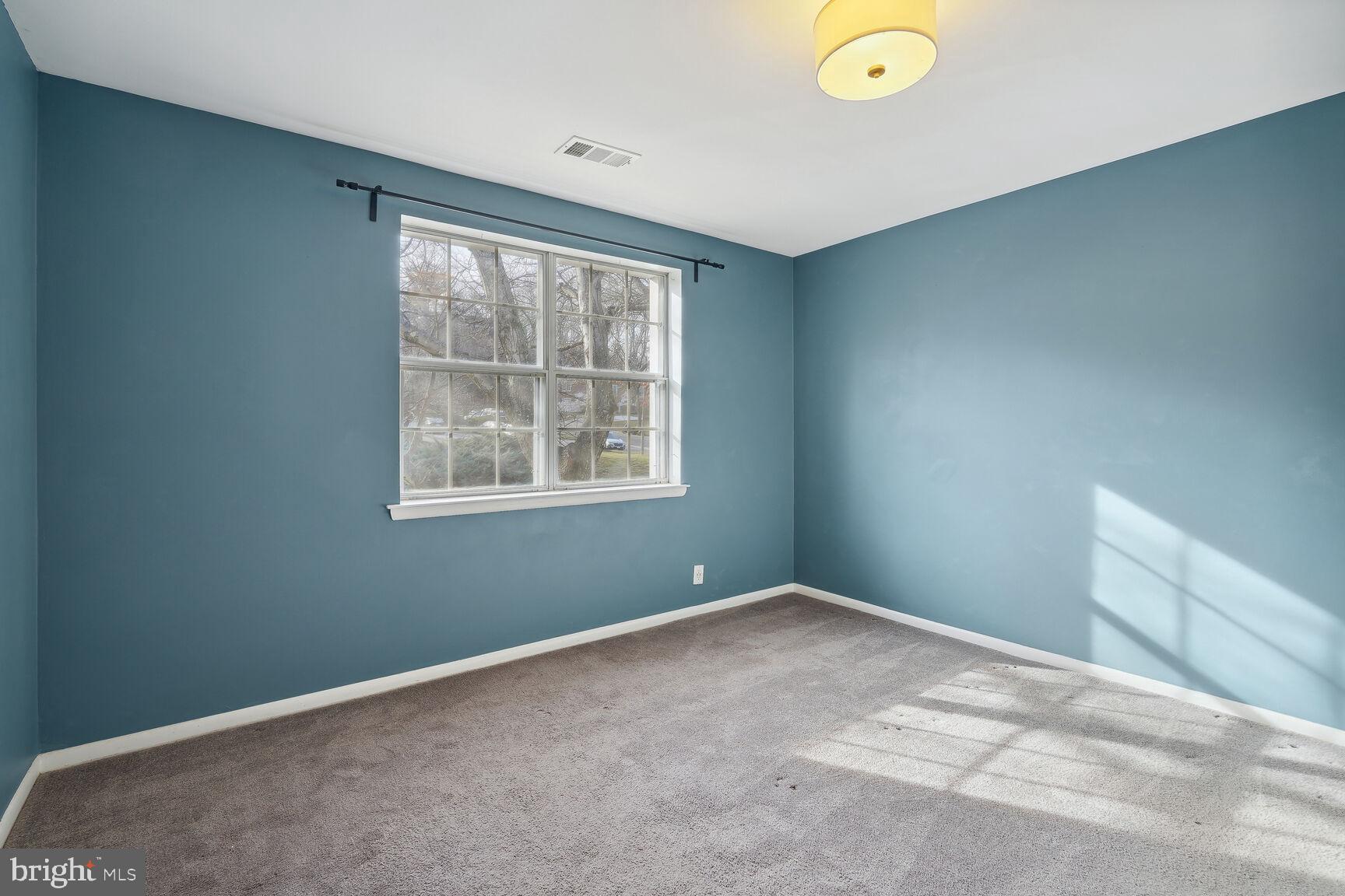4606 28th Road South, Unit B Arlington, VA 22206 - Photo 11 of 28 Primary bedroom