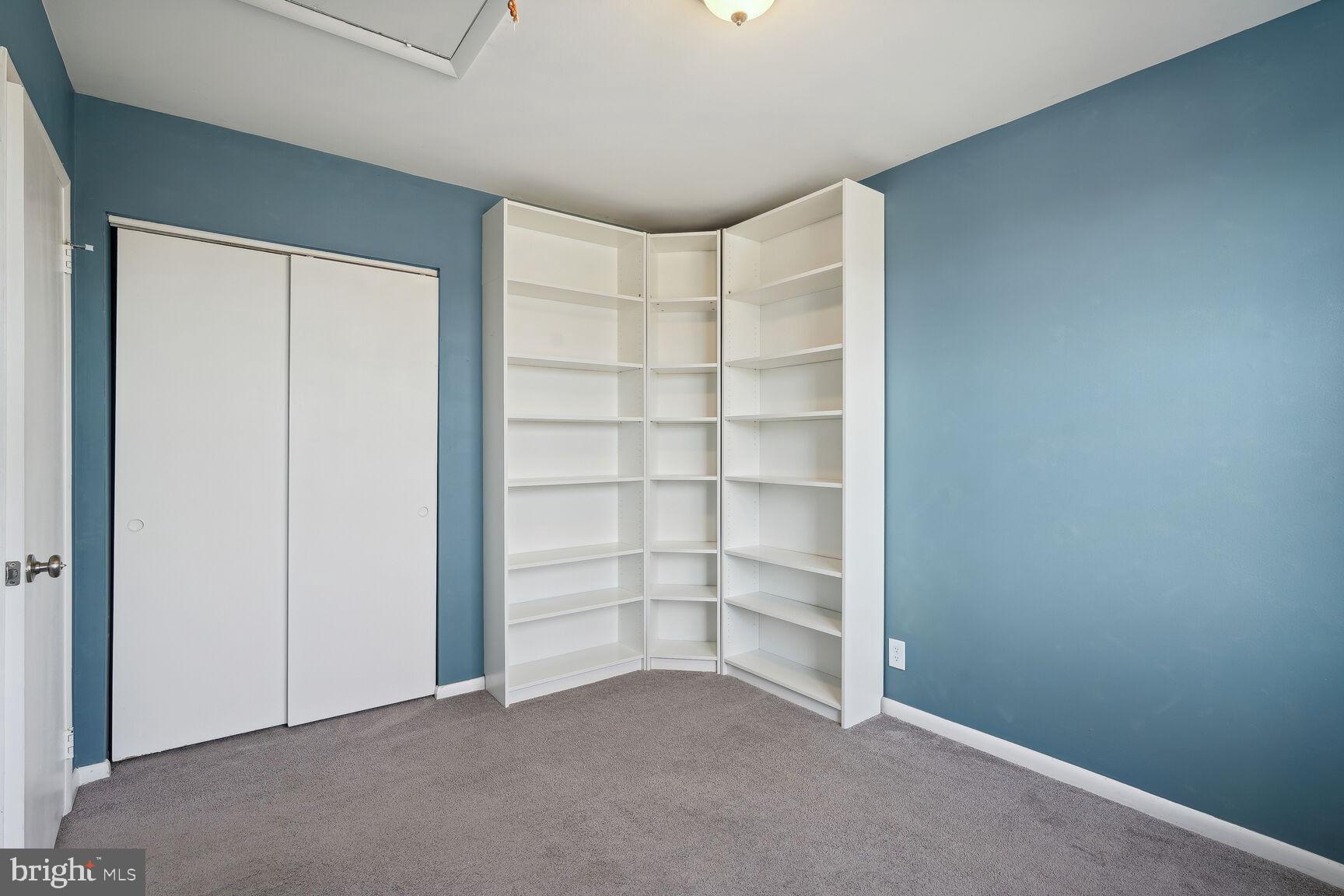 4606 28th Road South, Unit B Arlington, VA 22206 - Photo 15 of 28 Bookcases stay or will be removed - your choice