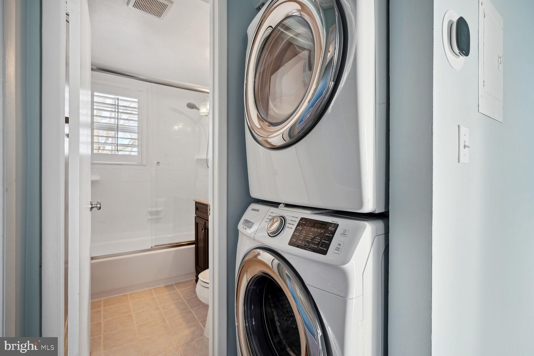 4606 28th Road South, Unit B Arlington, VA 22206 - Photo 16 of 28 In-unit washer and dryer