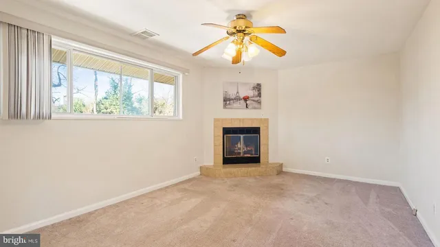 $1,950 | 2819 Kalmia Lee Court, Unit 302, Falls Church, VA 22042