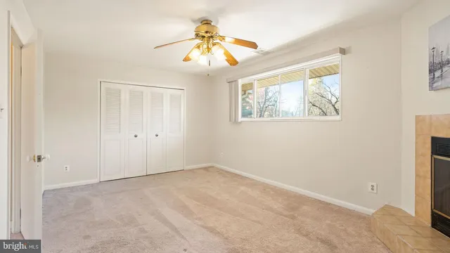 $1,950 | 2819 Kalmia Lee Court, Unit 302, Falls Church, VA 22042