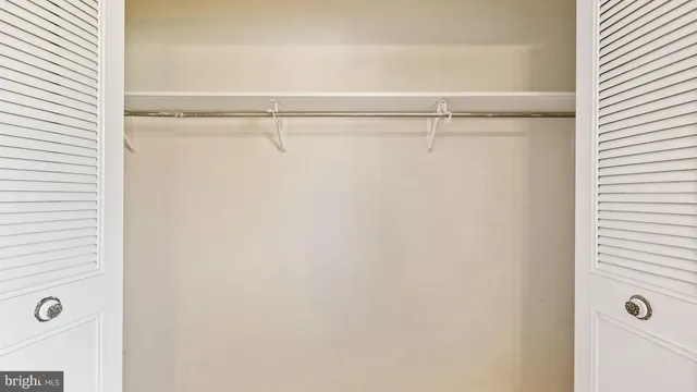 $1,950 | 2819 Kalmia Lee Court, Unit 302, Falls Church, VA 22042