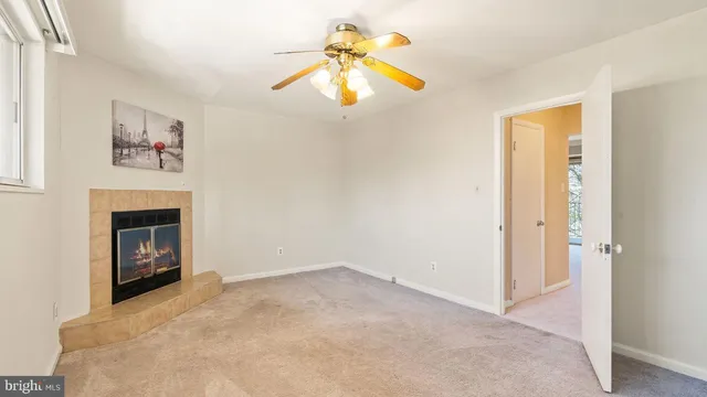 $1,950 | 2819 Kalmia Lee Court, Unit 302, Falls Church, VA 22042