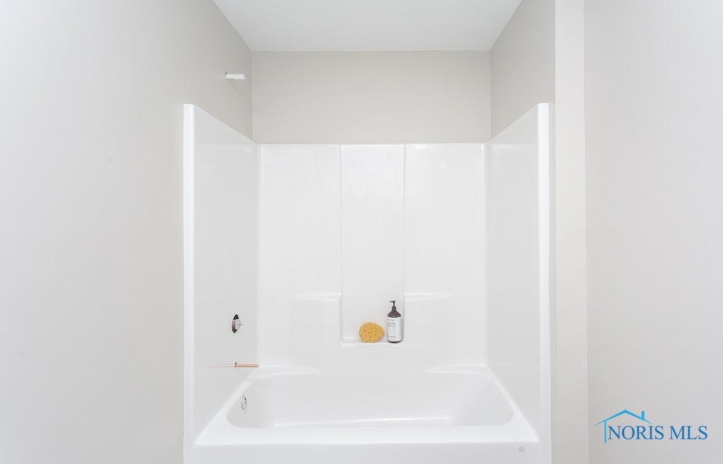 6016 Meade Road Sylvania, OH 43560 - Photo 22 of 33 Photos from previous completed build - Main level full bath