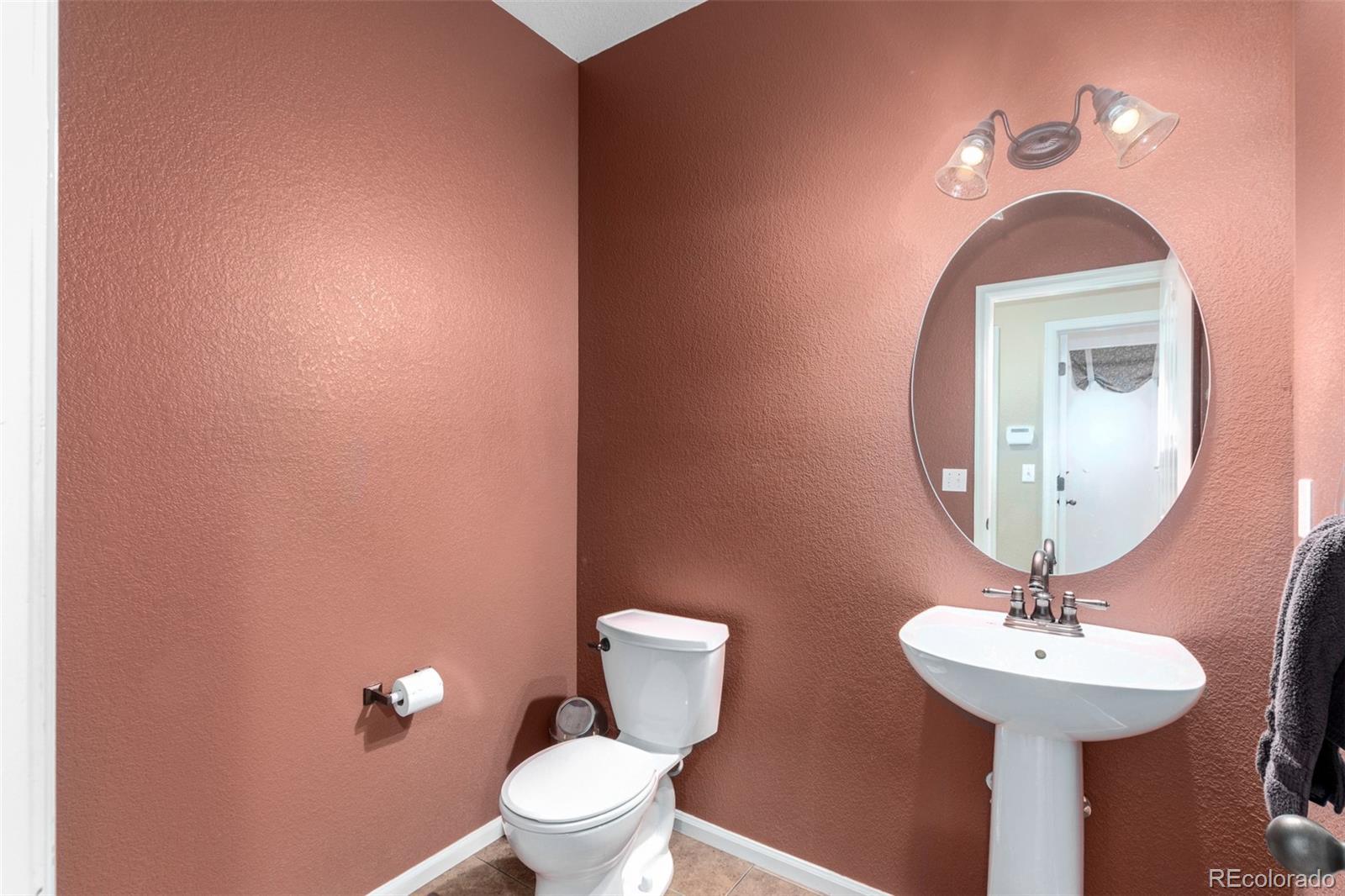 2627 Baneberry Lane Highlands Ranch, CO 80129 - Photo 14 of 34