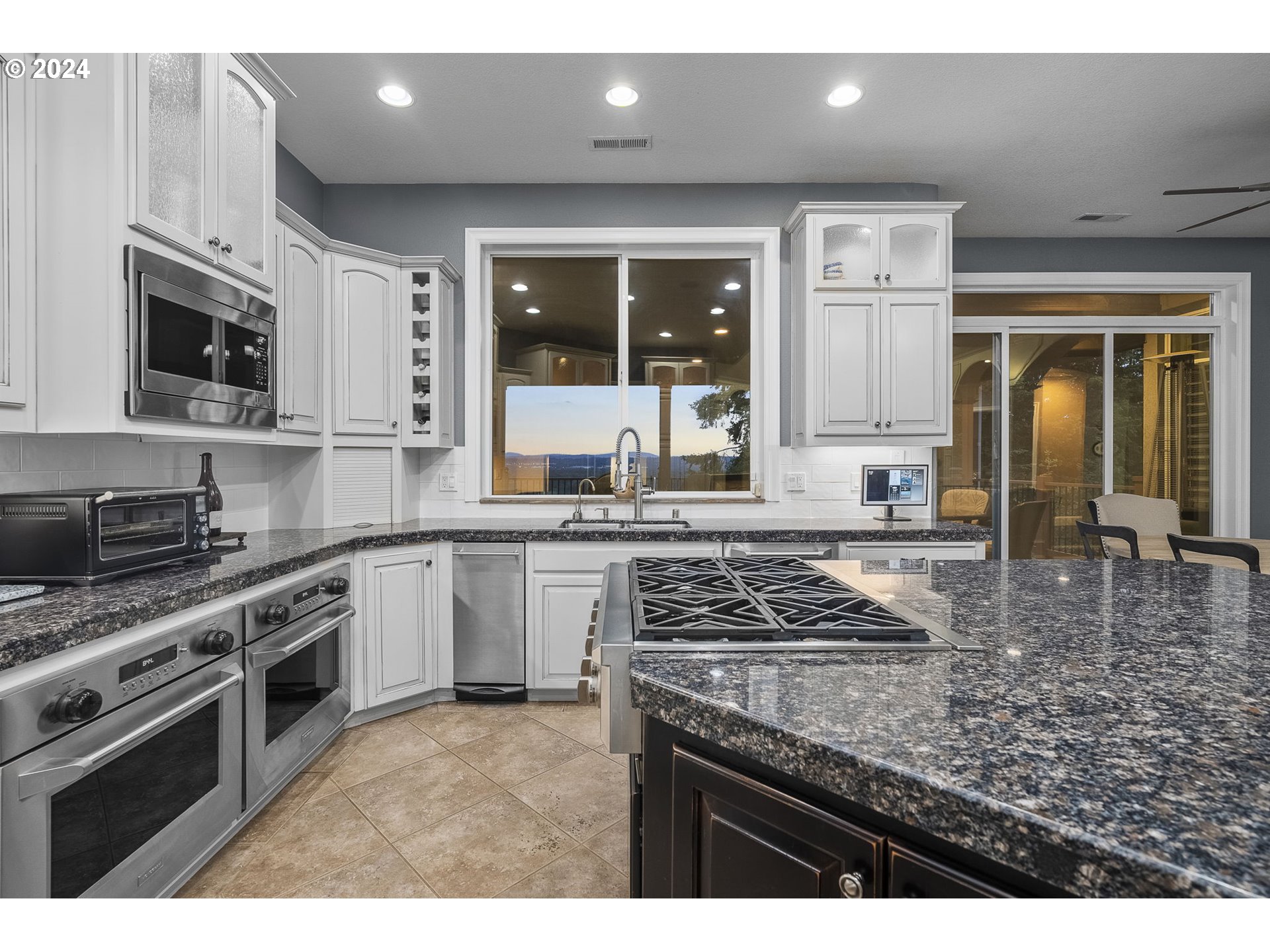 835 Northwest Grand Ridge Drive Camas, WA 98607 - Photo 15 of 48 Kitchen