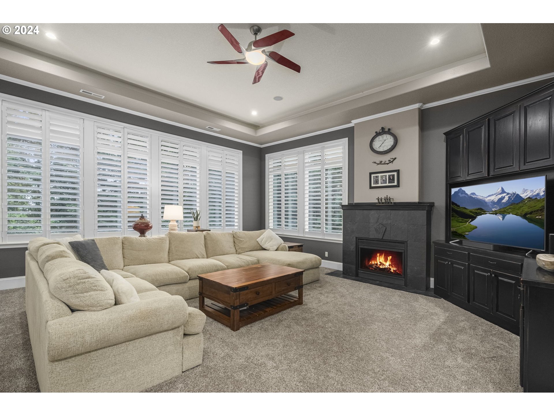835 Northwest Grand Ridge Drive Camas, WA 98607 - Photo 8 of 48 Living Room