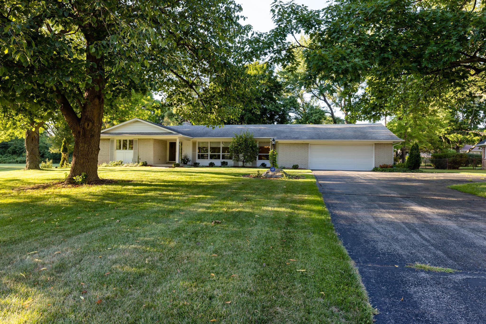 1216 Rocky Ridge Trail Flint, MI 48532 - Photo 2 of 44 50087171-1.JPG