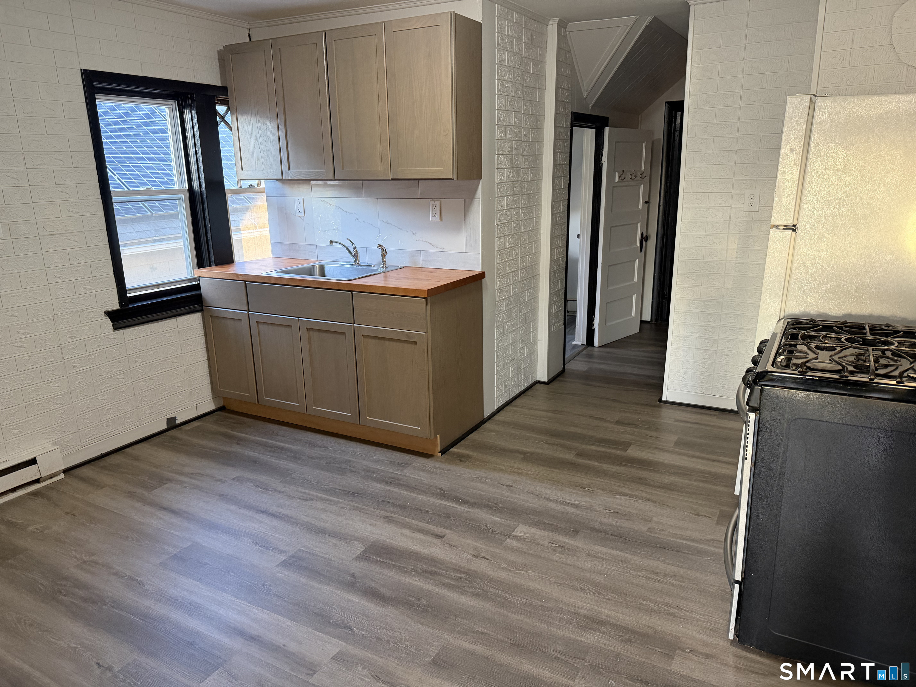 39 Houston Street, Unit 3 New Haven, CT 06513 - Photo 2 of 13