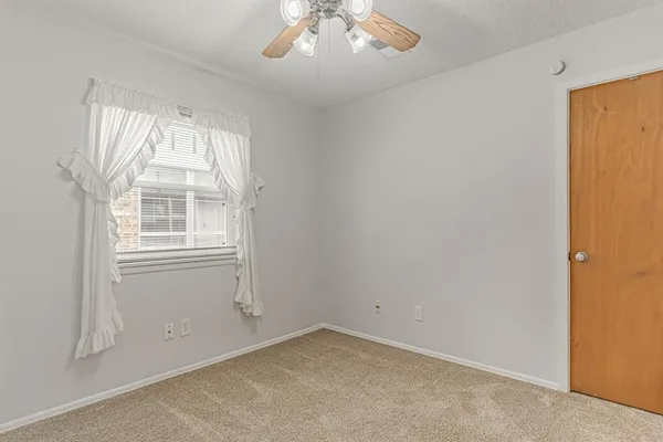 $1,700 | 1912 Southeast 15th Street, Mineral Wells, TX 76067