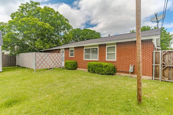 $1,700 | 1912 Southeast 15th Street, Mineral Wells, TX 76067
