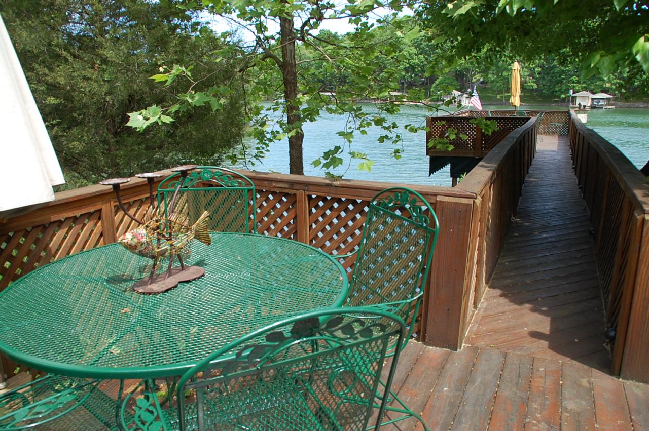 6231 Scruggs Road Moneta, VA 24121 - Photo 11 of 17 Large Wraparound Sundeck