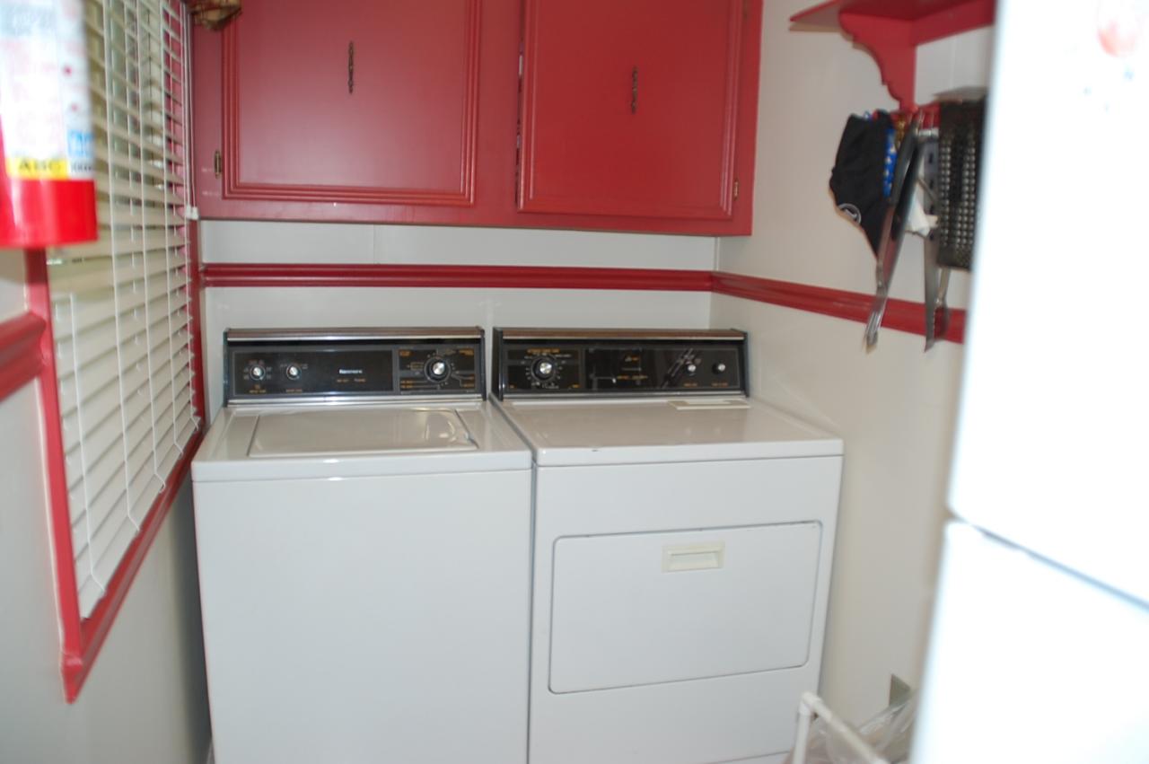 6231 Scruggs Road Moneta, VA 24121 - Photo 17 of 17 Main Level Laundry Room