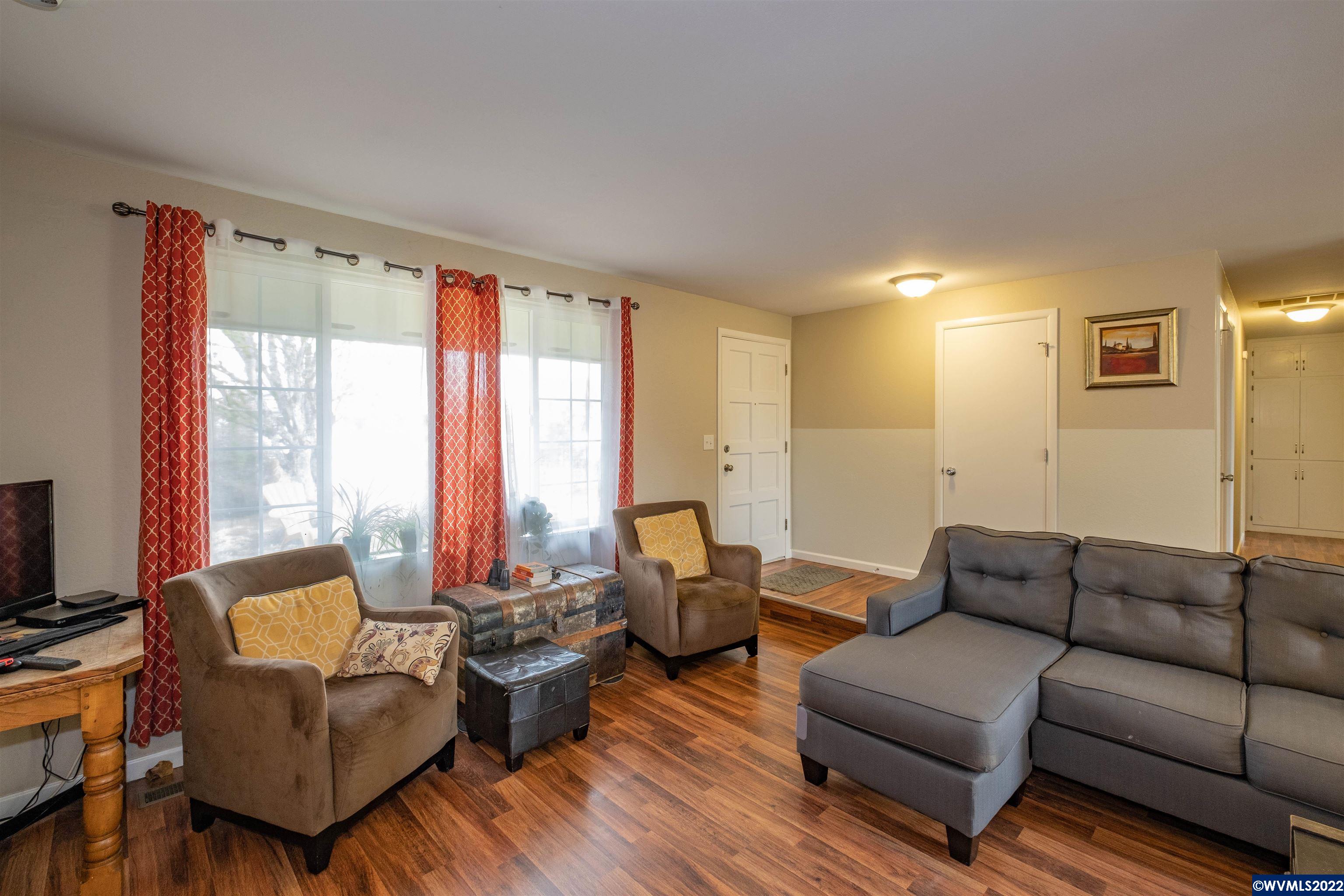 33501 Millview Way Lebanon, OR 97355 - Photo 14 of 40 Gallery Image 14