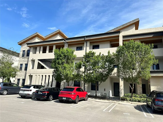 $3,200 | 7925 Northwest 104th Avenue, Unit 32, Doral, FL 33178