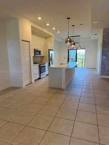 $3,100 | 7925 Northwest 104th Avenue, Unit 32, Doral, FL 33178