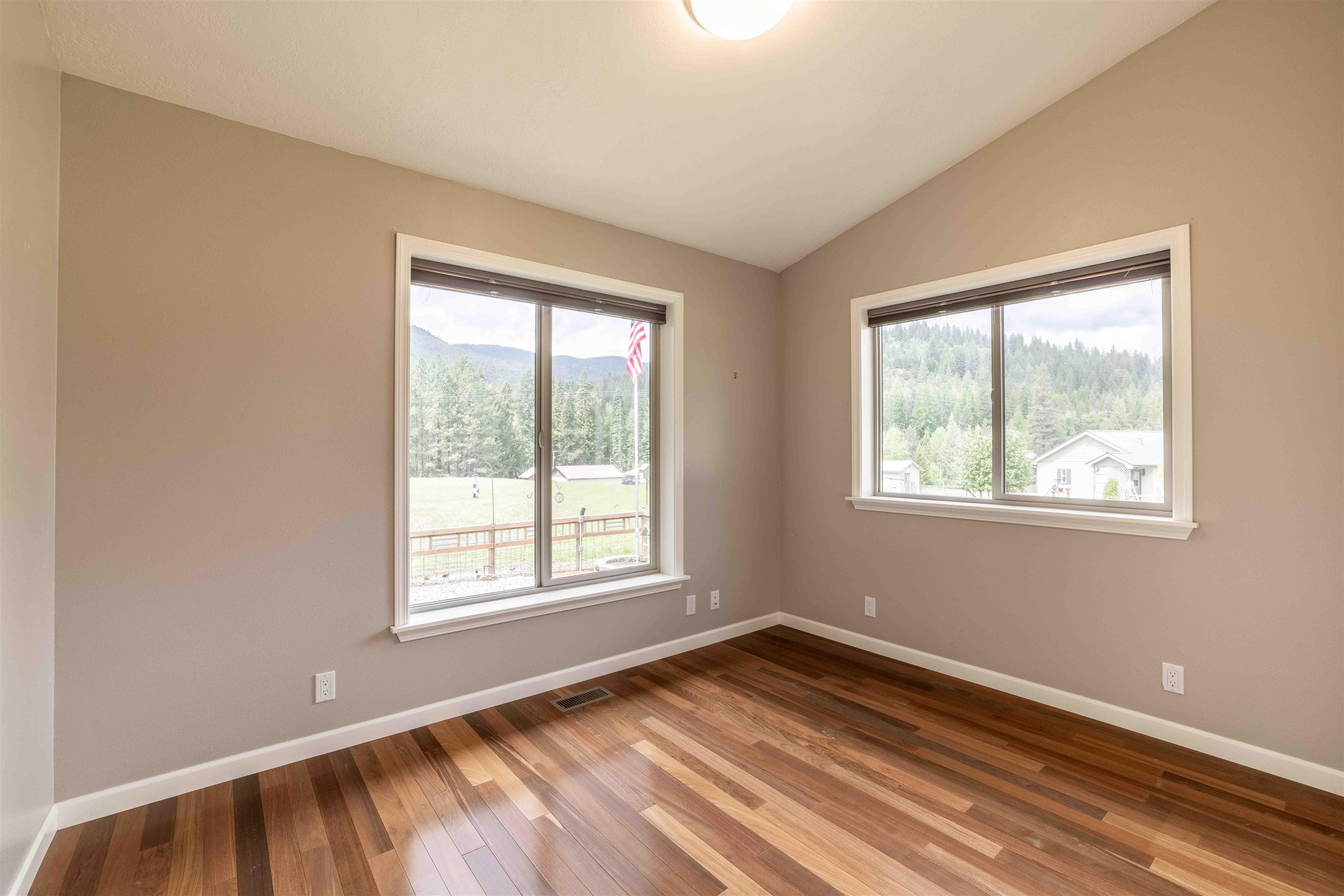 628 North Riley Crk Road Laclede, ID 83841 - Photo 16 of 42 Gallery Image 16