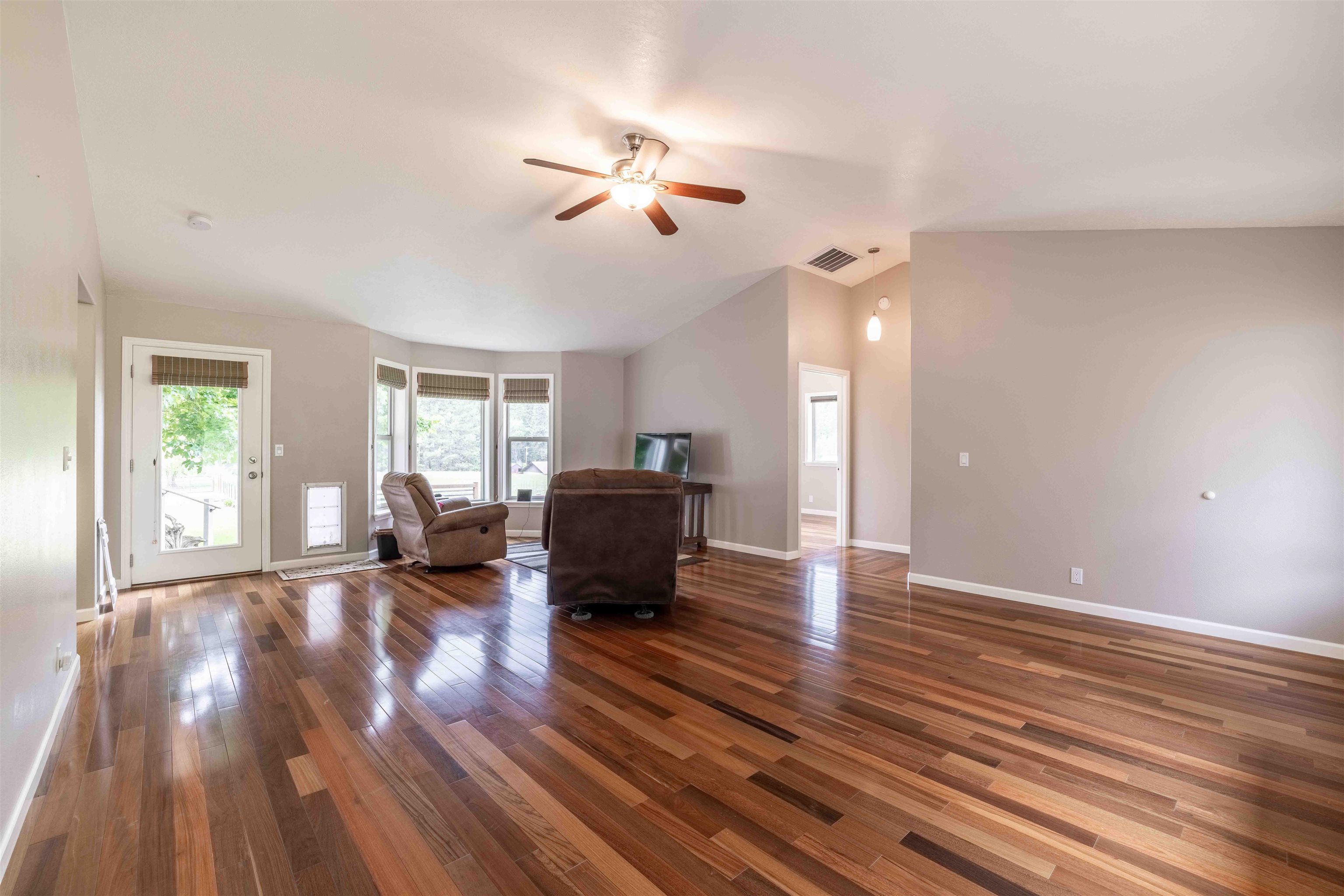 628 North Riley Crk Road Laclede, ID 83841 - Photo 5 of 42 Gallery Image 5