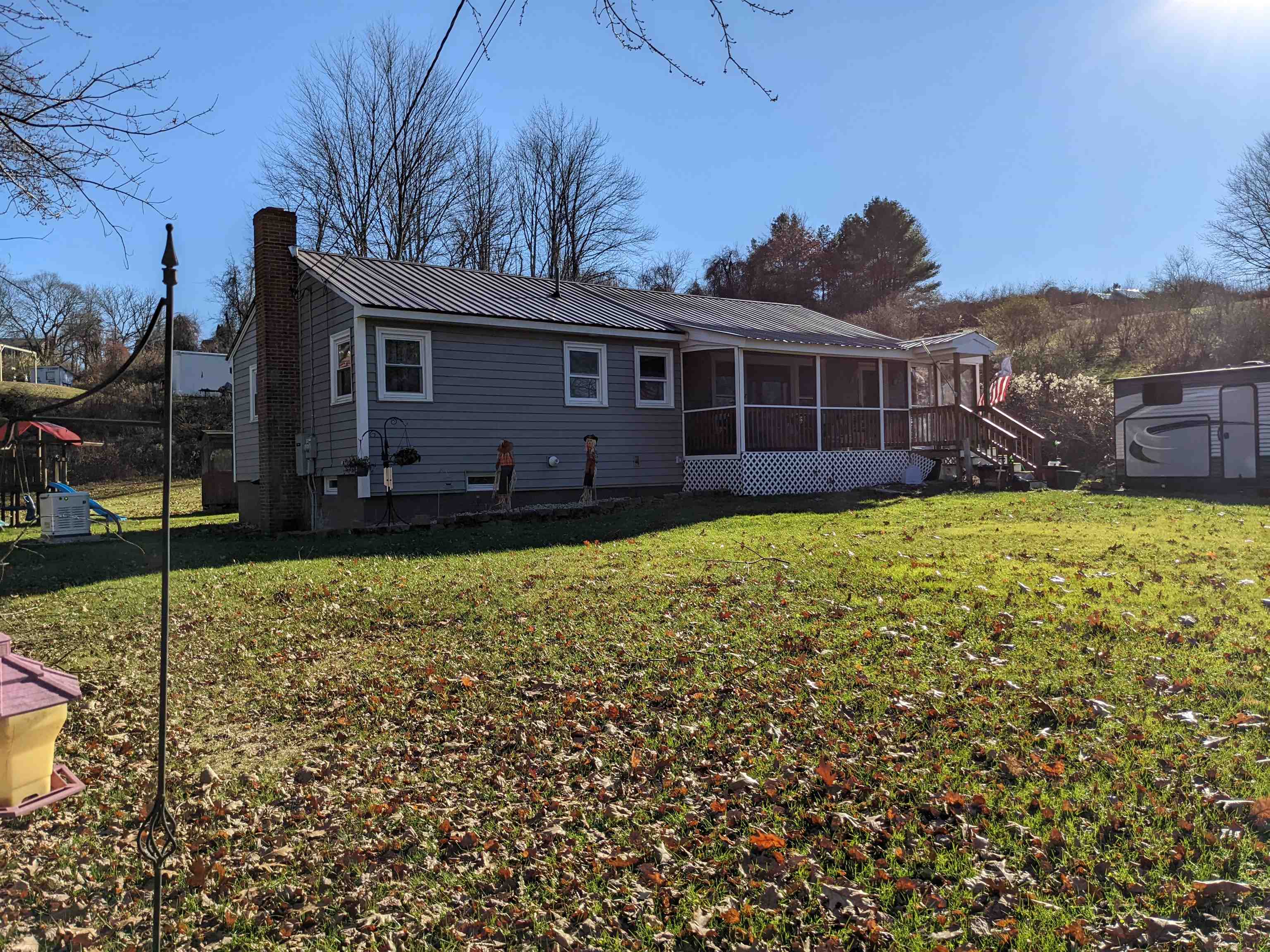17 Mill Road Derry, NH 03038 - Photo 2 of 26