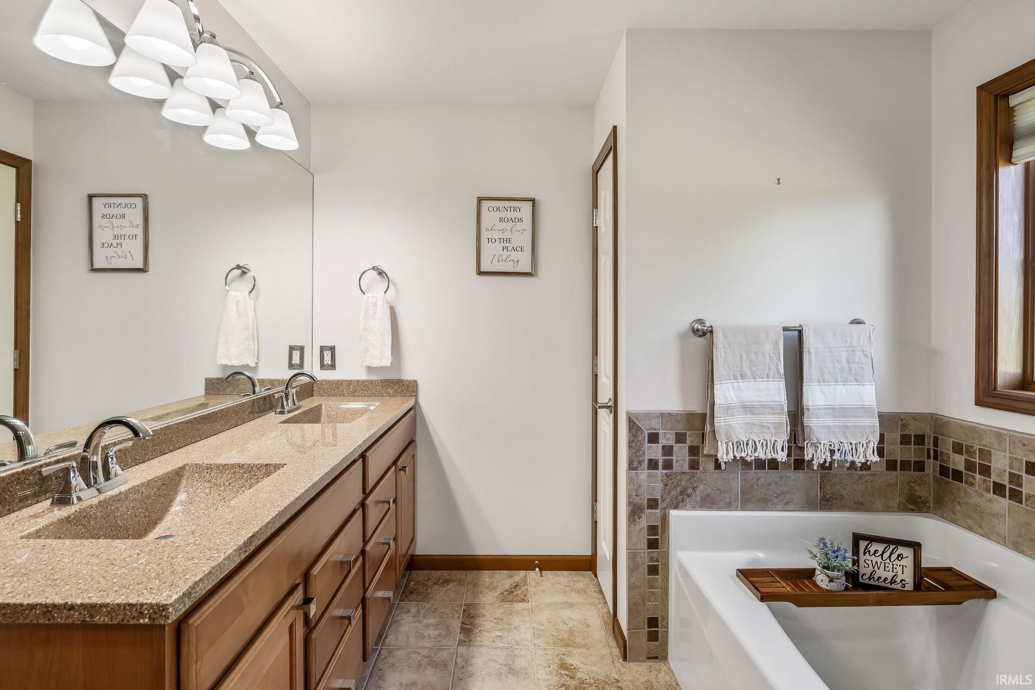 360 East 350th Road North Warsaw, IN 46582 - Photo 12 of 33