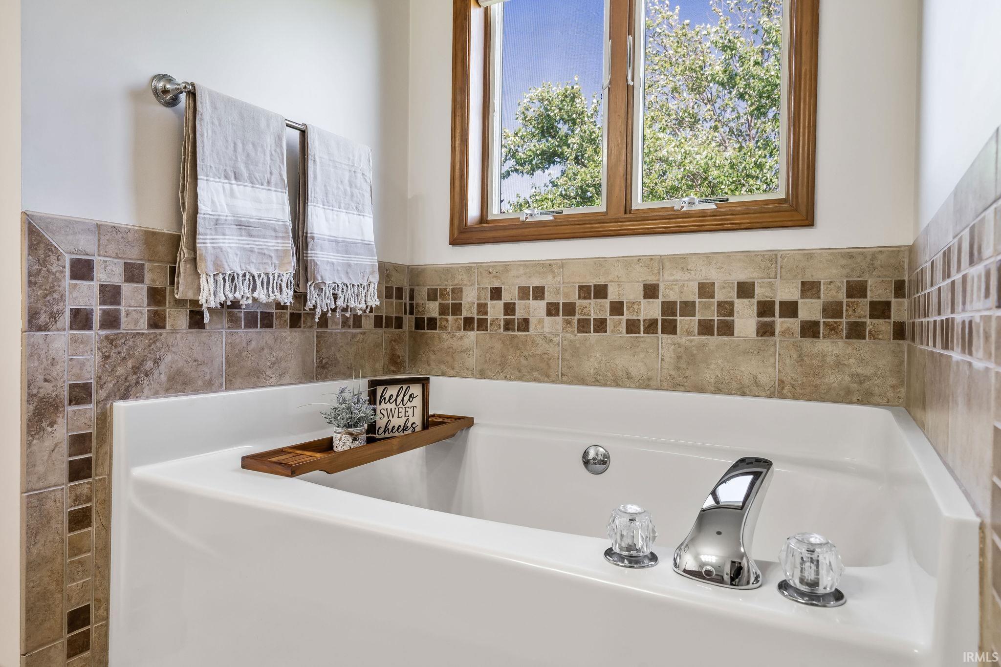 360 East 350th Road North Warsaw, IN 46582 - Photo 13 of 33