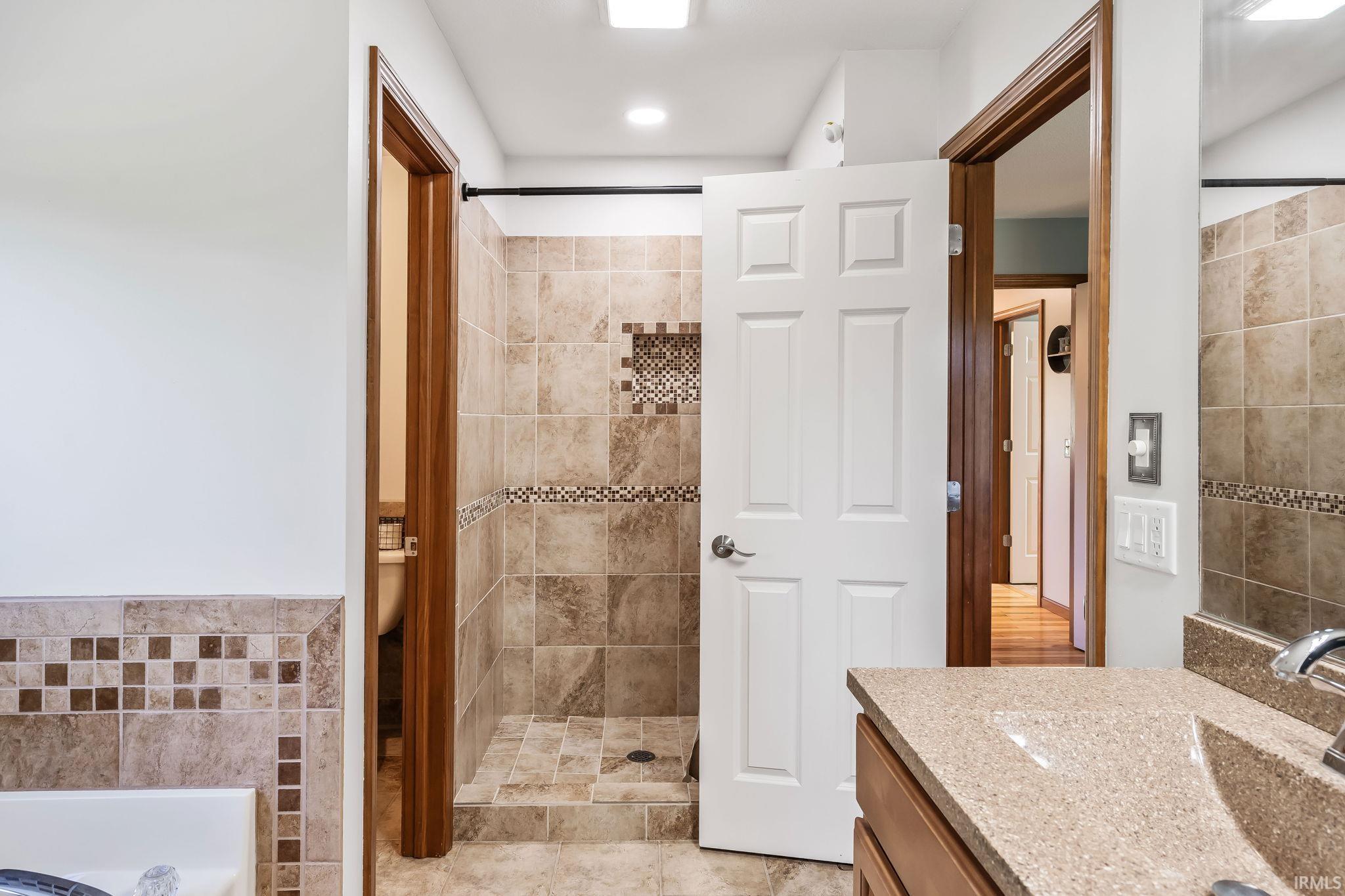 360 East 350th Road North Warsaw, IN 46582 - Photo 14 of 33