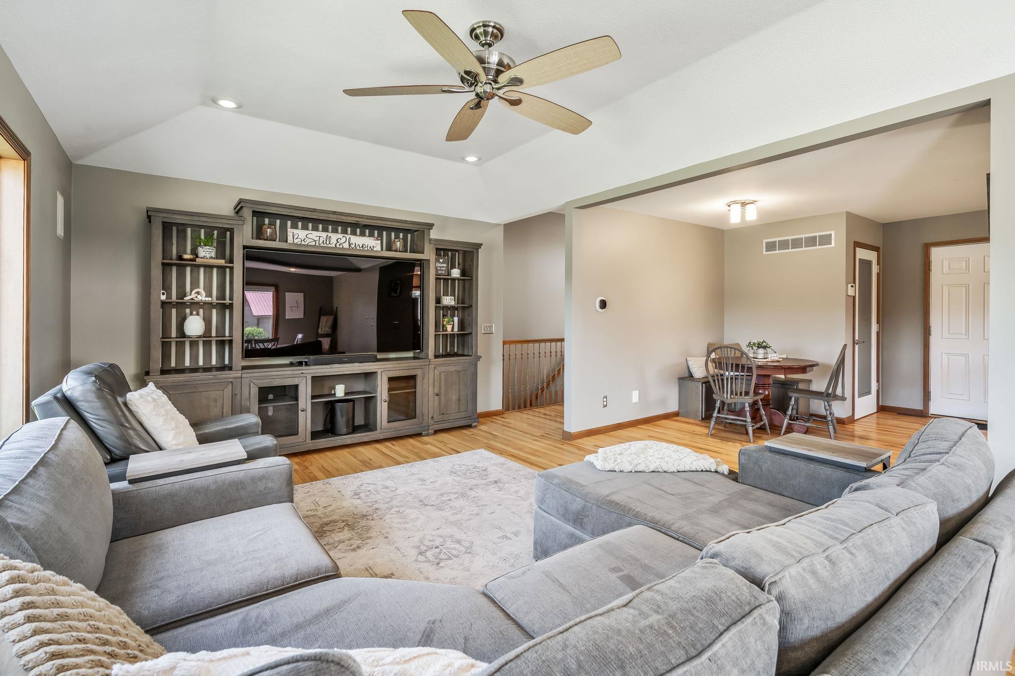 360 East 350th Road North Warsaw, IN 46582 - Photo 3 of 33