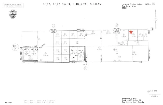 a black and white photo of a living room