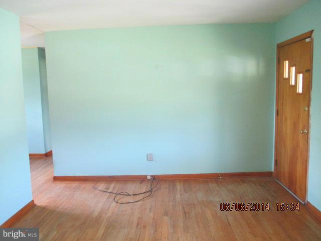 18308 Gunpowder Road Hampstead, MD 21074 - Photo 3 of 15 Living Room