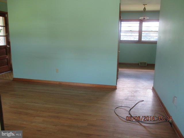 18308 Gunpowder Road Hampstead, MD 21074 - Photo 5 of 15 Interior (General)